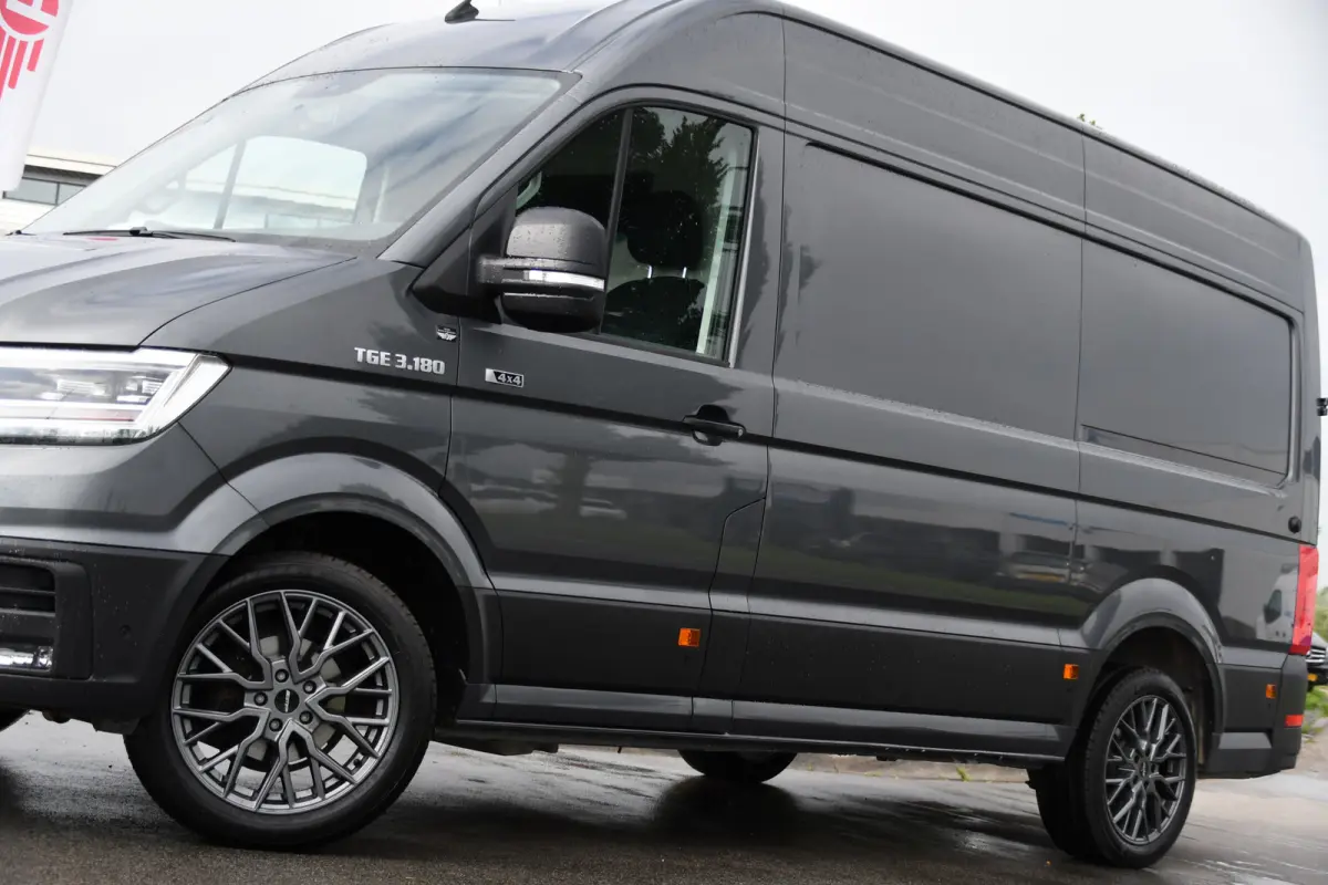 3.180 35 2.0 L3H3 4x4 PB Edition Camera, Cruise, Carplay, LED, Trekhaak, 177pk, Automaat, Sensoren, Stoelverwarming, Uniek!