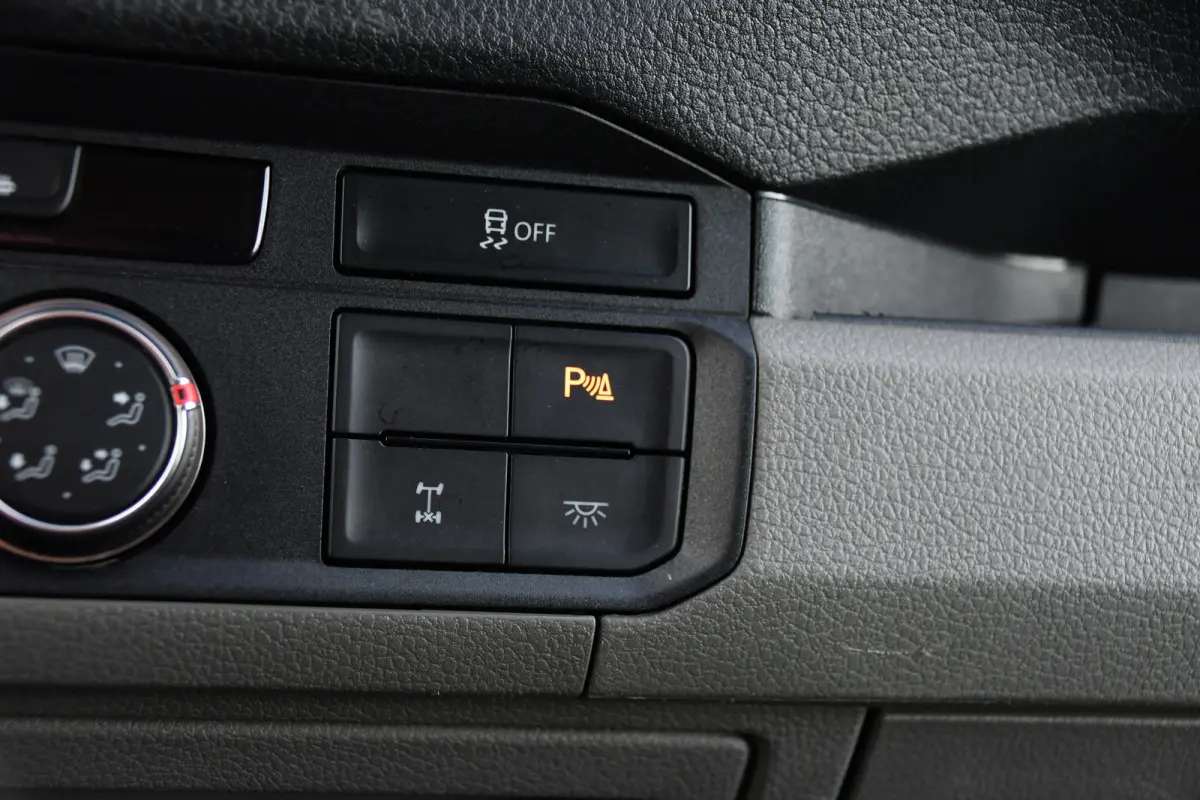 3.180 35 2.0 L3H3 4x4 PB Edition Camera, Cruise, Carplay, LED, Trekhaak, 177pk, Automaat, Sensoren, Stoelverwarming, Uniek!