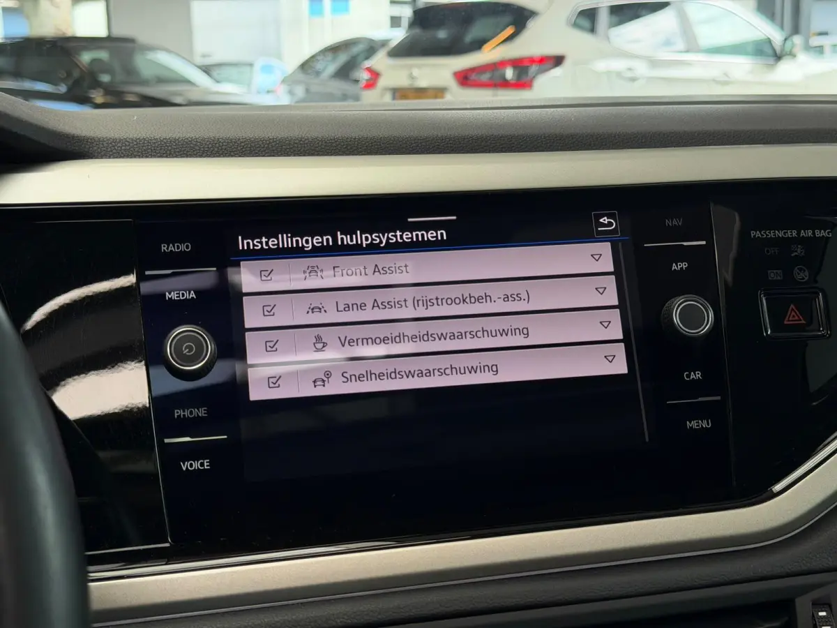 1.0 TSI move / Panorama / CarPlay /