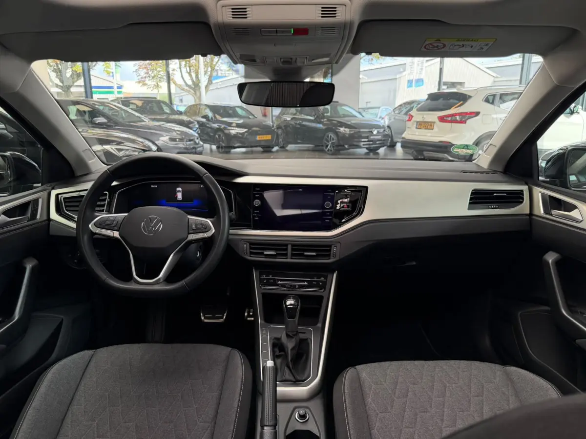 1.0 TSI move / Panorama / CarPlay /