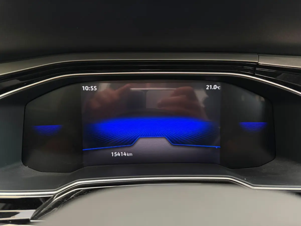 1.0 TSI move / Panorama / CarPlay /