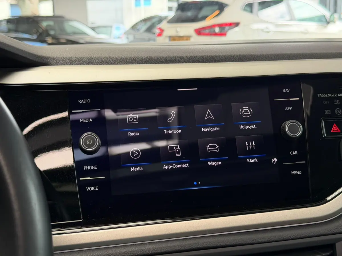 1.0 TSI move / Panorama / CarPlay /