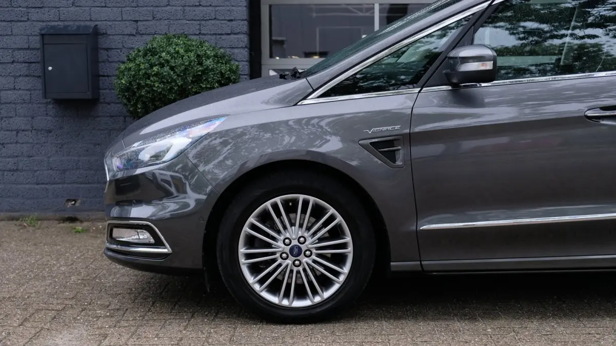 2.0 Vignale 240PK Carplay|Leder|Pano|Stoel verk / verw | Vol!