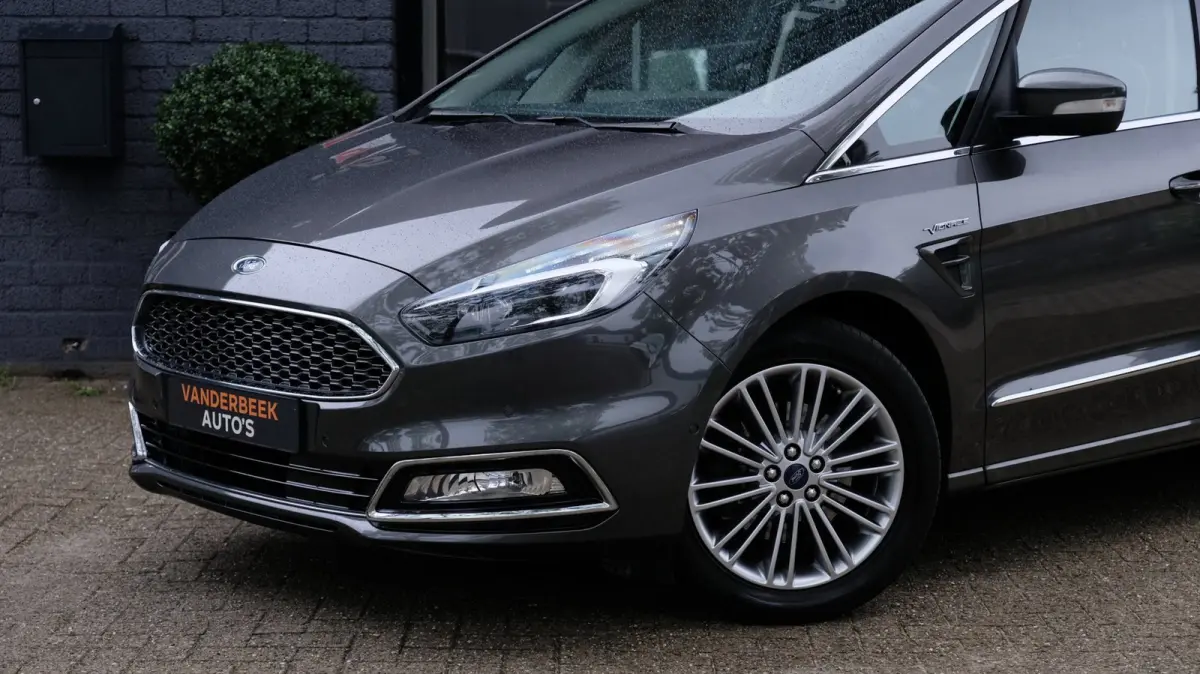 2.0 Vignale 240PK Carplay|Leder|Pano|Stoel verk / verw | Vol!