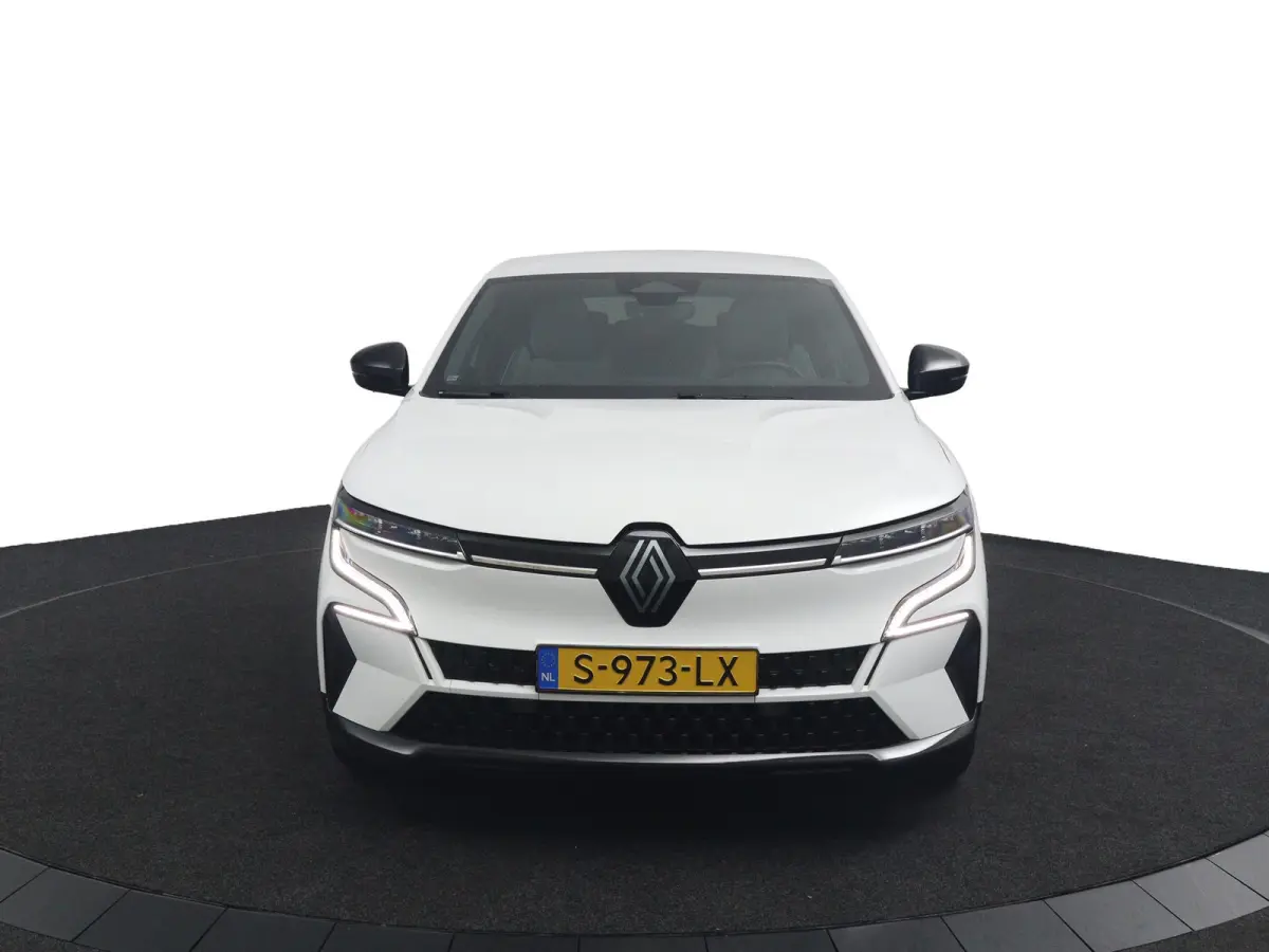techno EV40 130pk boost charge | SOH 98% | Warmtepomp | Achteruitrijcamera | Google Navigatie |