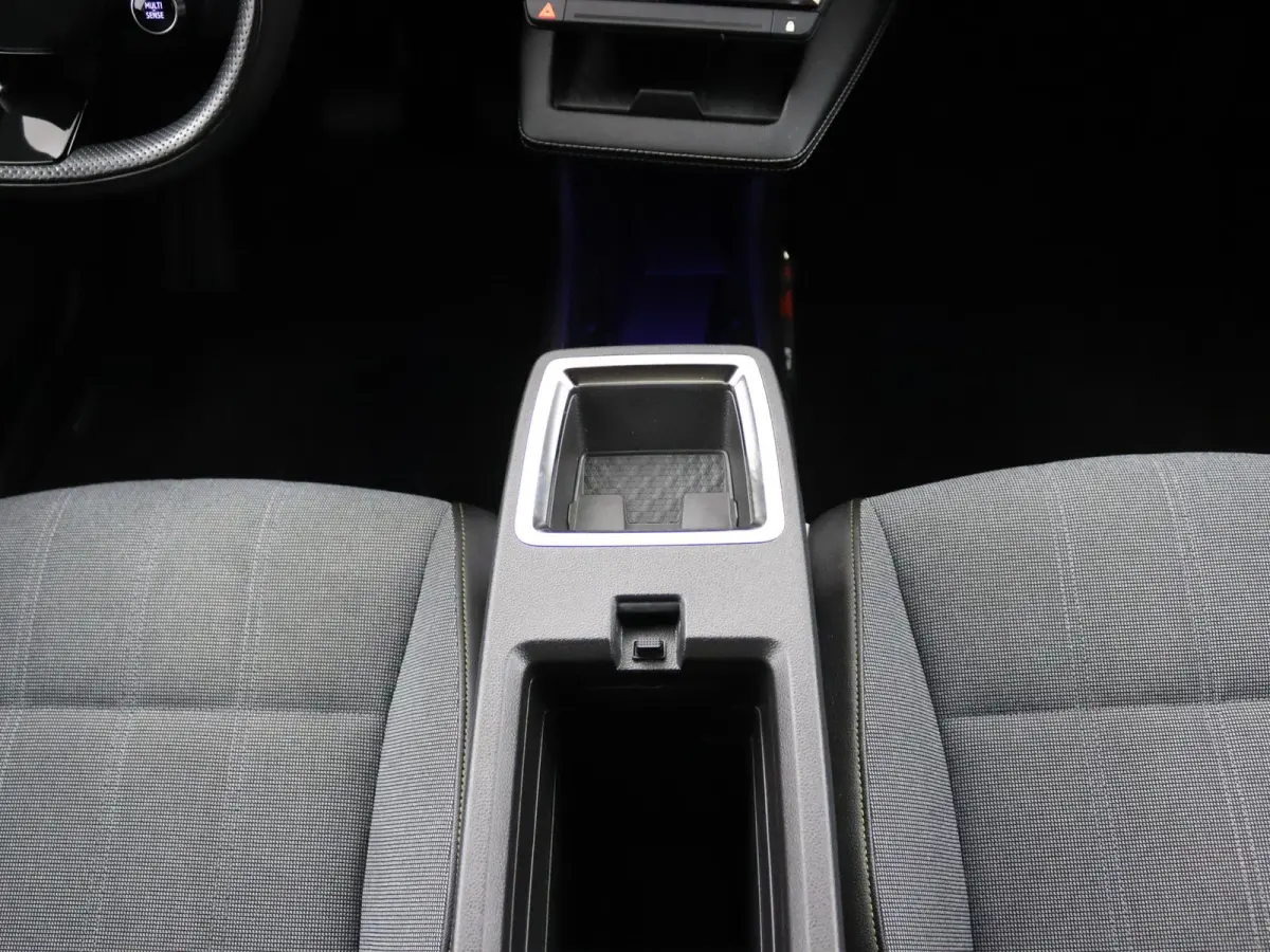 techno EV40 130pk boost charge | SOH 98% | Warmtepomp | Achteruitrijcamera | Google Navigatie |