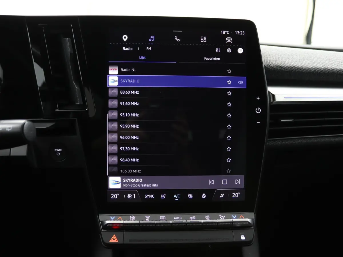 techno EV40 130pk boost charge | SOH 98% | Warmtepomp | Achteruitrijcamera | Google Navigatie |