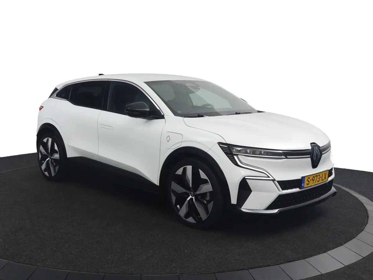 techno EV40 130pk boost charge | SOH 98% | Warmtepomp | Achteruitrijcamera | Google Navigatie |