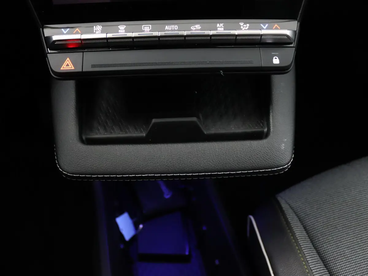 techno EV40 130pk boost charge | SOH 98% | Warmtepomp | Achteruitrijcamera | Google Navigatie |