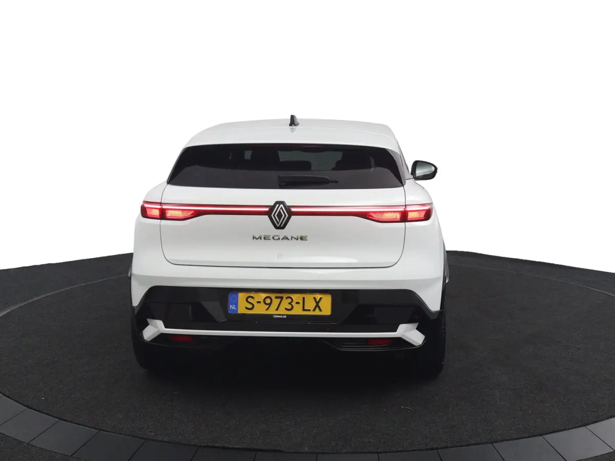 techno EV40 130pk boost charge | SOH 98% | Warmtepomp | Achteruitrijcamera | Google Navigatie |