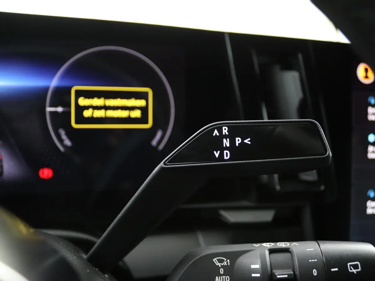 techno EV40 130pk boost charge | SOH 98% | Warmtepomp | Achteruitrijcamera | Google Navigatie |