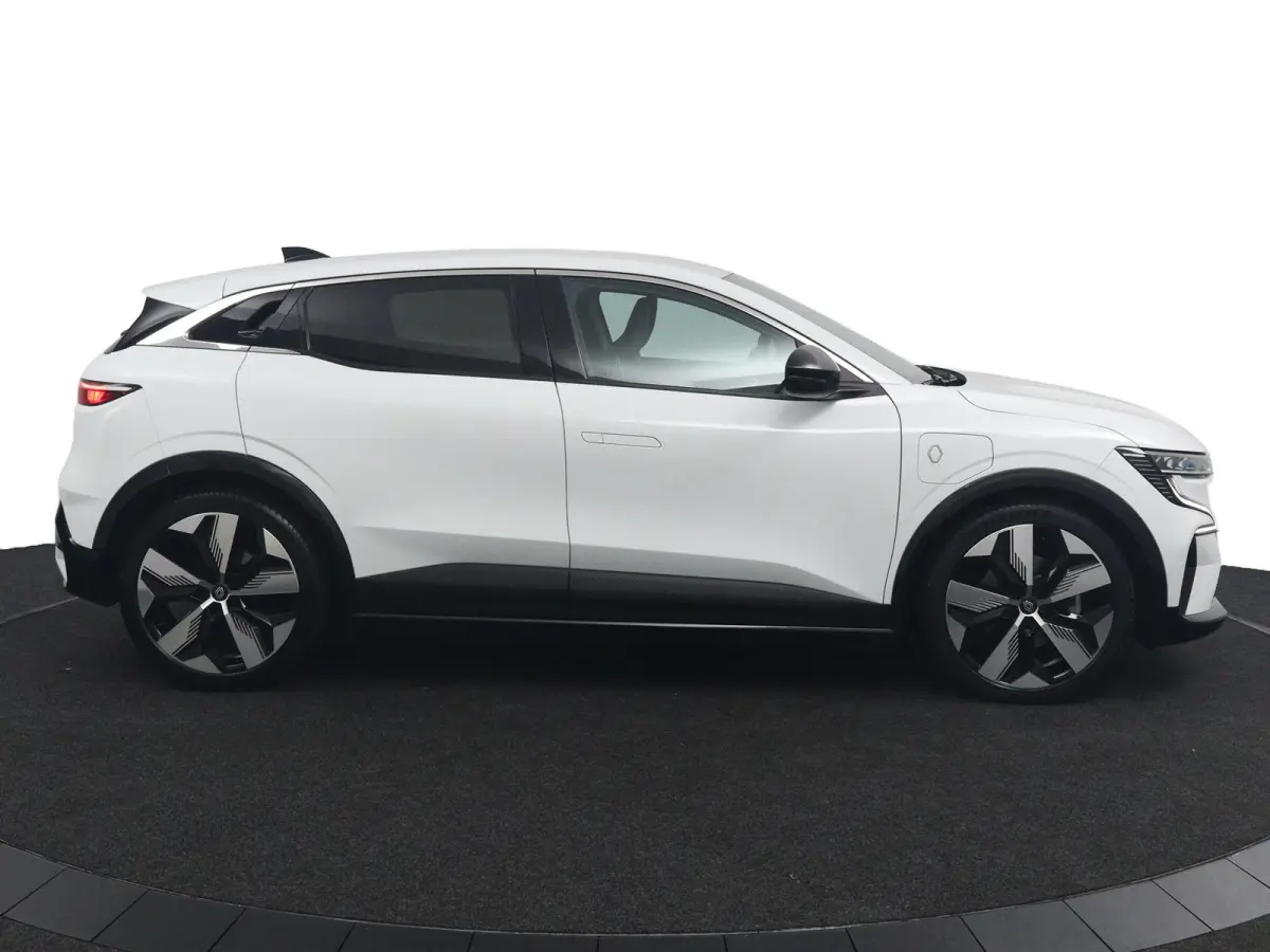 techno EV40 130pk boost charge | SOH 98% | Warmtepomp | Achteruitrijcamera | Google Navigatie |