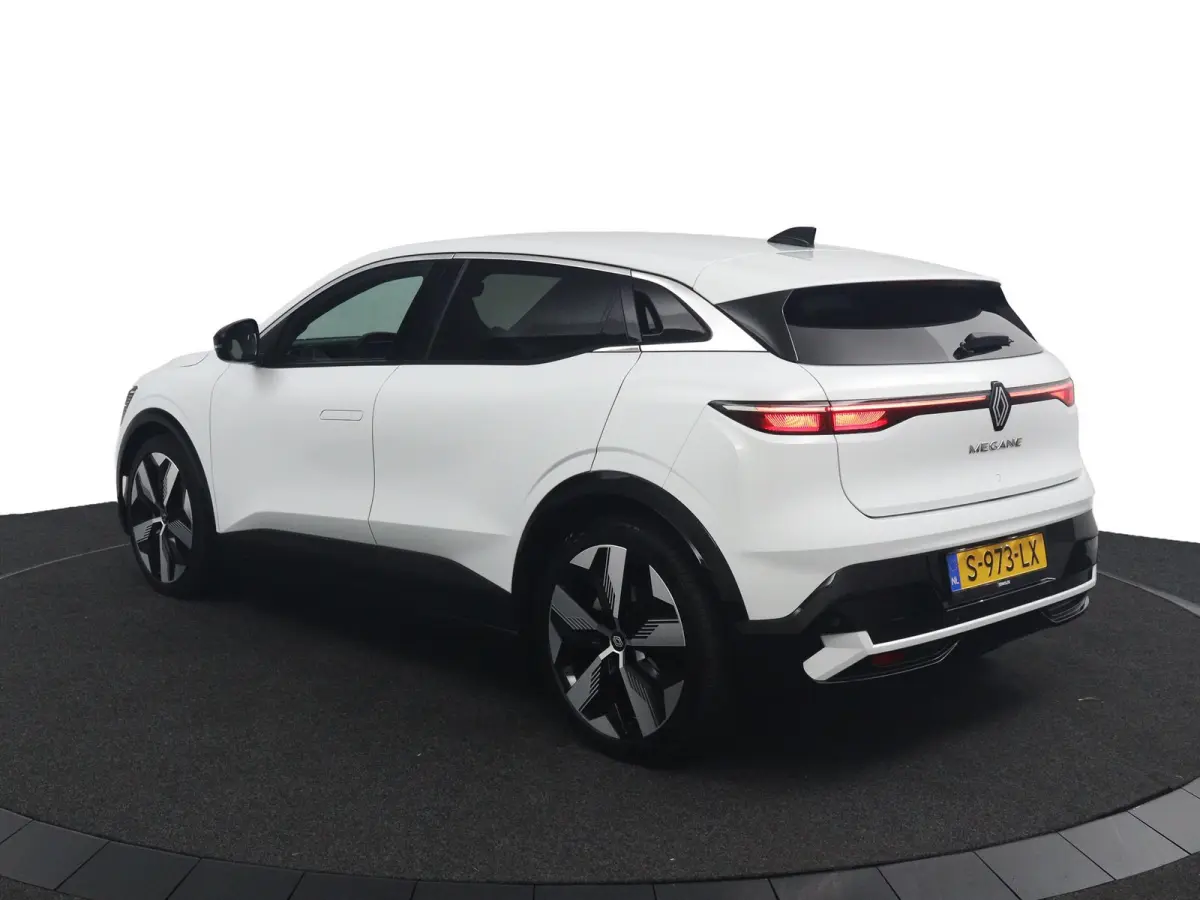 techno EV40 130pk boost charge | SOH 98% | Warmtepomp | Achteruitrijcamera | Google Navigatie |