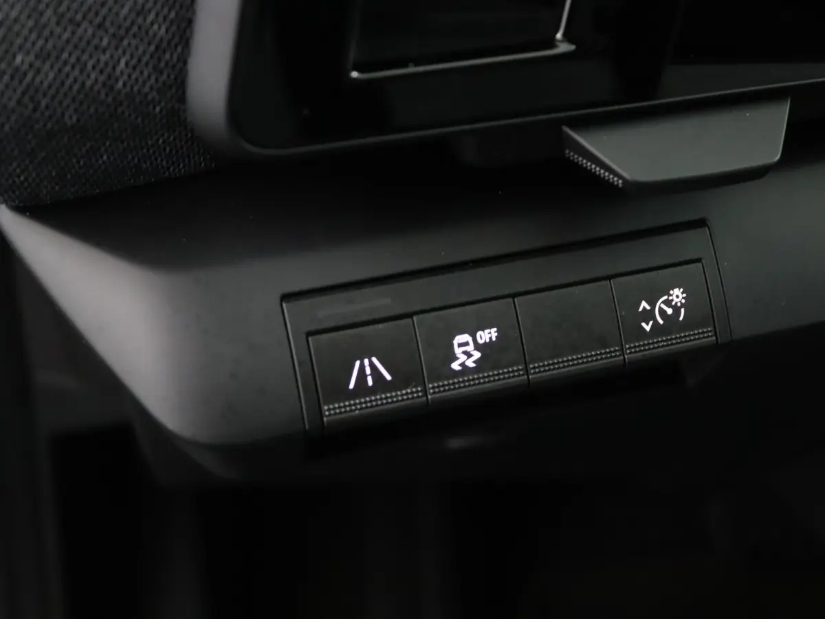 techno EV40 130pk boost charge | SOH 98% | Warmtepomp | Achteruitrijcamera | Google Navigatie |