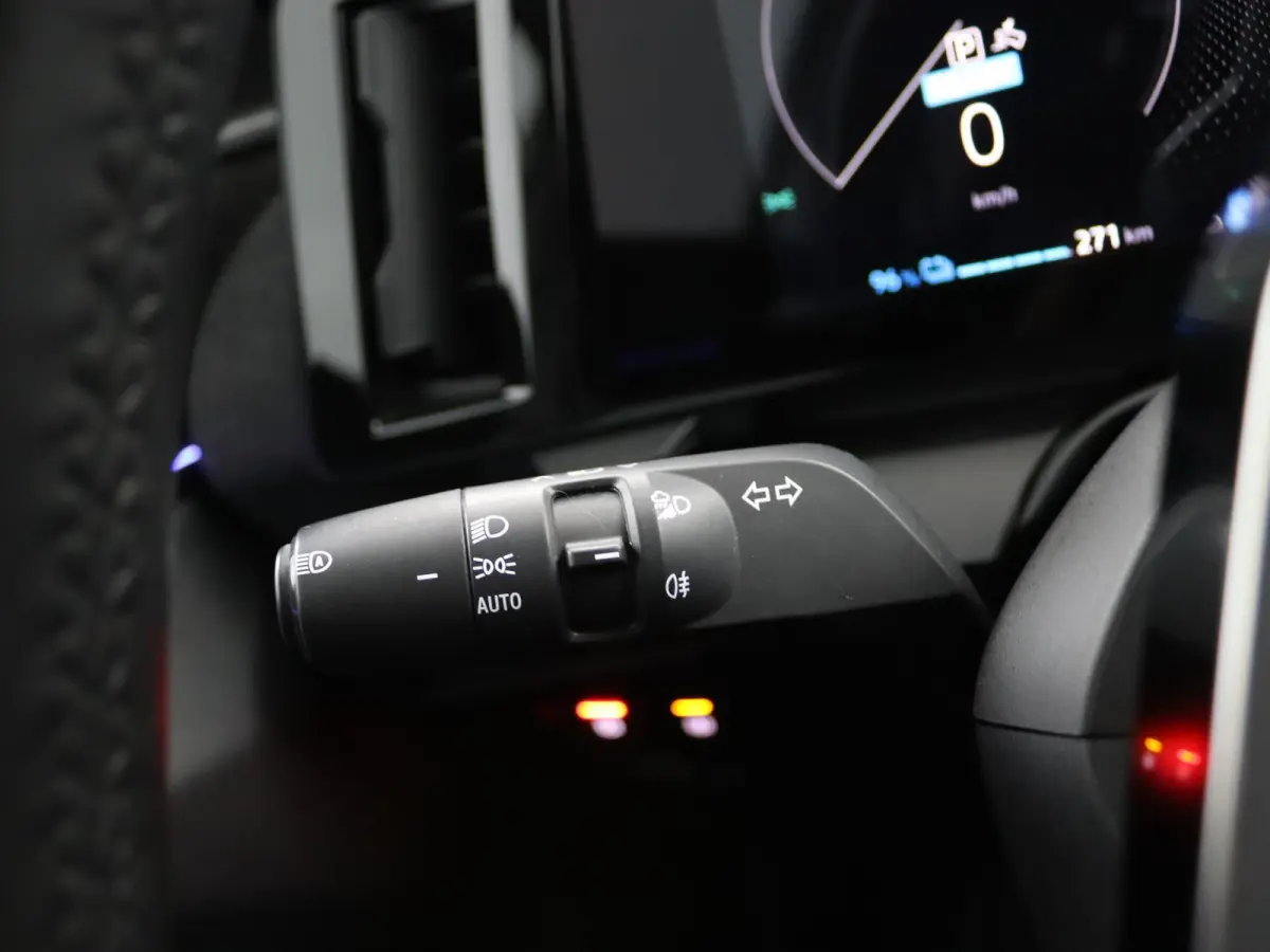 techno EV40 130pk boost charge | SOH 98% | Warmtepomp | Achteruitrijcamera | Google Navigatie |