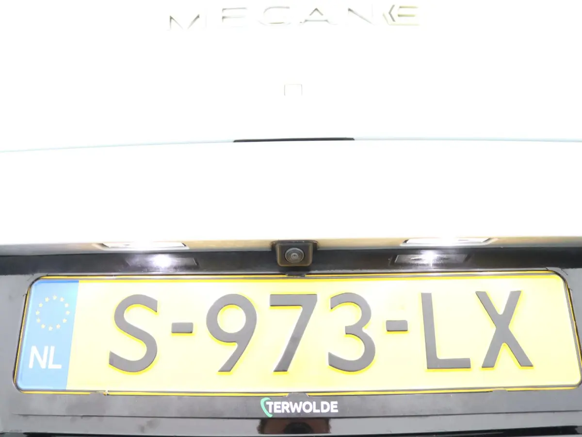 techno EV40 130pk boost charge | SOH 98% | Warmtepomp | Achteruitrijcamera | Google Navigatie |