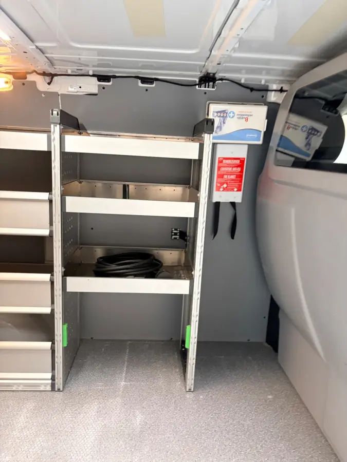 Elektrisch Servicewagen Automaat Lang 66 kWh L2H1 2 Persoons BOTT Inrichting RIJKLAARPRIJS!
