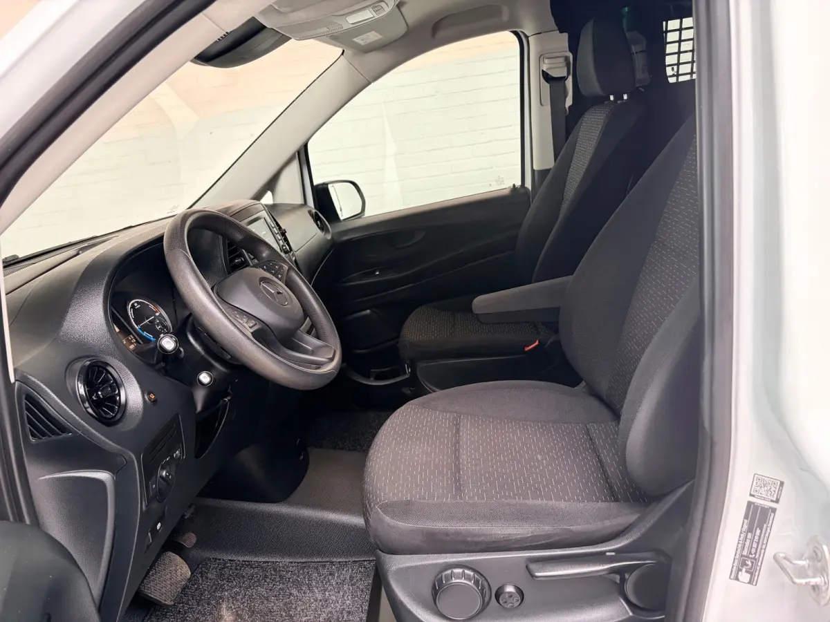 Elektrisch Servicewagen Automaat Lang 66 kWh L2H1 2 Persoons BOTT Inrichting RIJKLAARPRIJS!