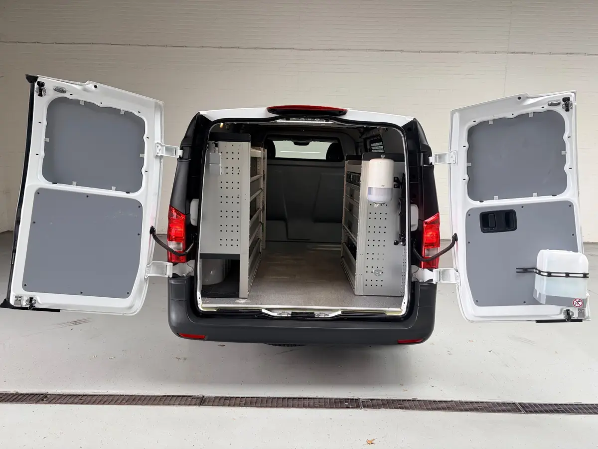 Elektrisch Servicewagen Automaat Lang 66 kWh L2H1 2 Persoons BOTT Inrichting RIJKLAARPRIJS!