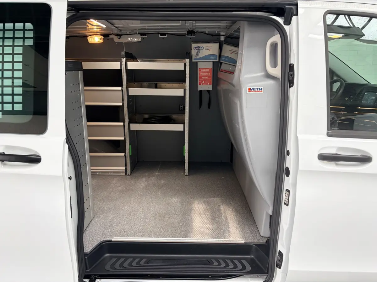 Elektrisch Servicewagen Automaat Lang 66 kWh L2H1 2 Persoons BOTT Inrichting RIJKLAARPRIJS!