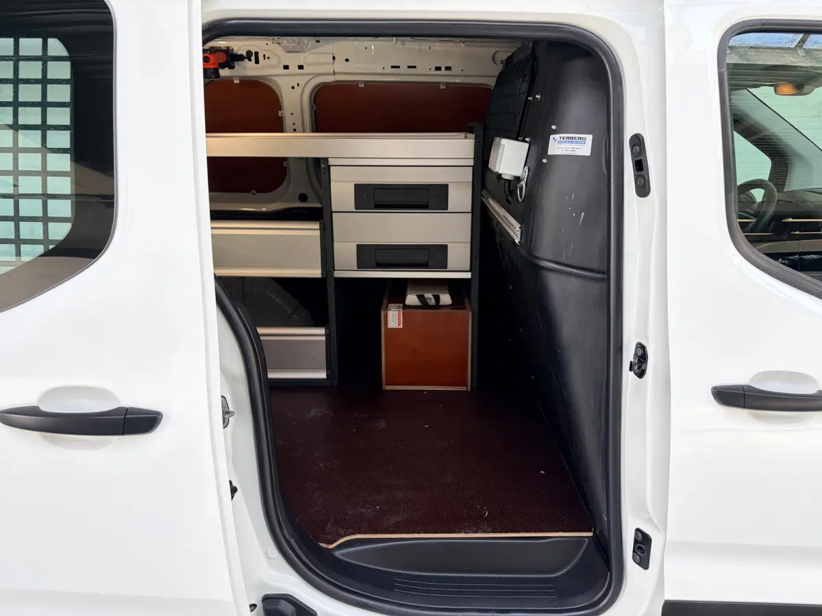 Servicewagen automaat 1.5 BlueHDI 130pk L1H1 BOTT inrichting, Victron omvormer v230, Standkachel, RIJKLAARPRIJS!