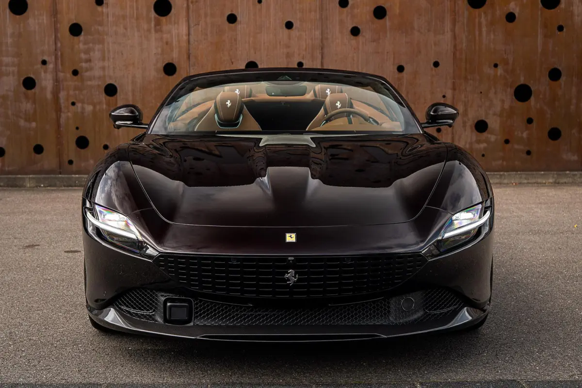 3.9 V8 | Ferrari Special Colour | ADAS | Carbon | Stoelventilatie | 360 | P. Display | Smartphone Integration |