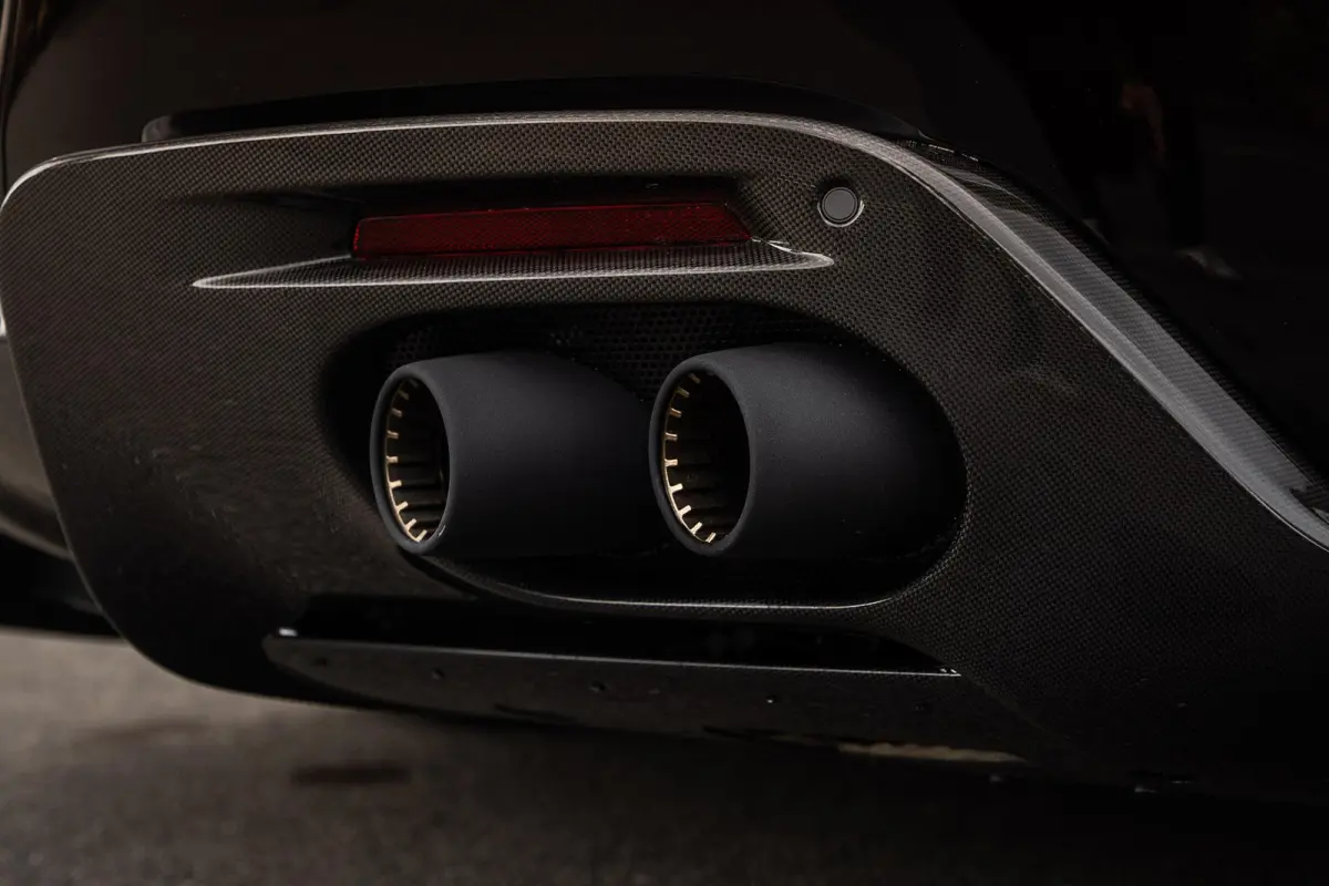 3.9 V8 | Ferrari Special Colour | ADAS | Carbon | Stoelventilatie | 360 | P. Display | Smartphone Integration |