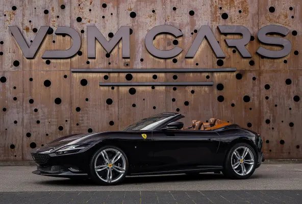 3.9 V8 | Ferrari Special Colour | ADAS | Carbon | Stoelventilatie | 360 | P. Display | Smartphone Integration |