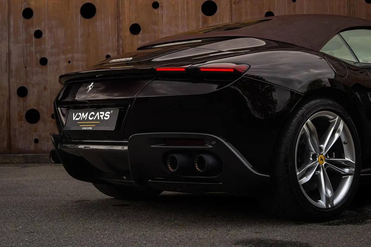 3.9 V8 | Ferrari Special Colour | ADAS | Carbon | Stoelventilatie | 360 | P. Display | Smartphone Integration |