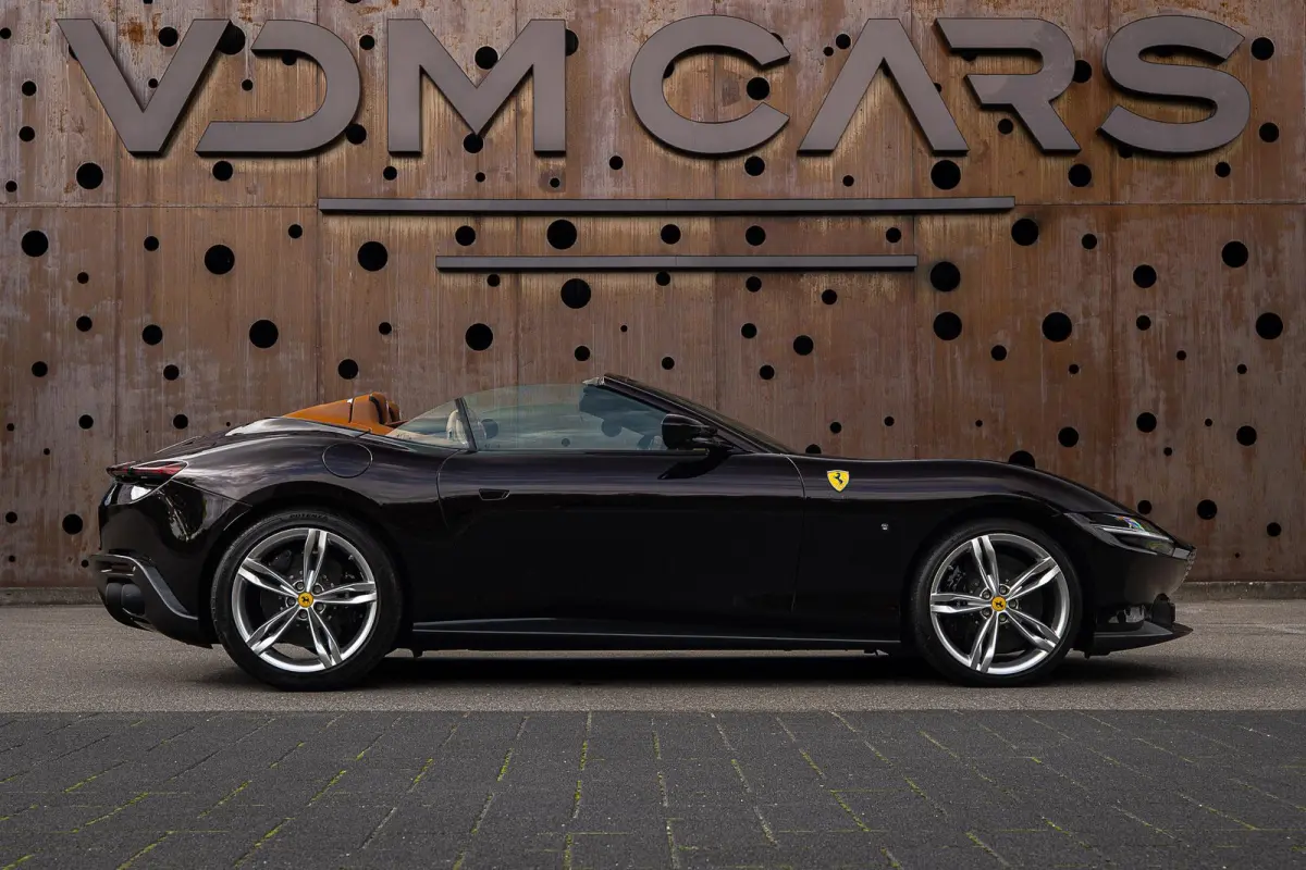 3.9 V8 | Ferrari Special Colour | ADAS | Carbon | Stoelventilatie | 360 | P. Display | Smartphone Integration |