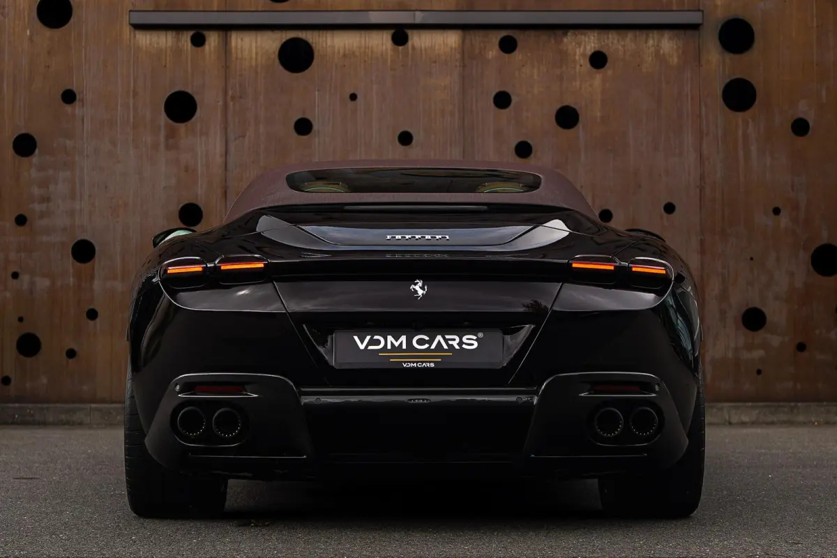 3.9 V8 | Ferrari Special Colour | ADAS | Carbon | Stoelventilatie | 360 | P. Display | Smartphone Integration |