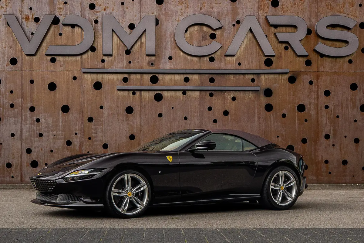 3.9 V8 | Ferrari Special Colour | ADAS | Carbon | Stoelventilatie | 360 | P. Display | Smartphone Integration |