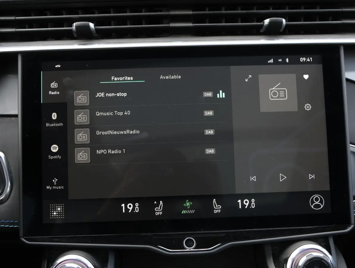 1.5 Plug-in Hybrid Panoramadak | Carplay | Stoelverwarming | Navigatie | Camera | Elektrische Achterklep | 20" LMV