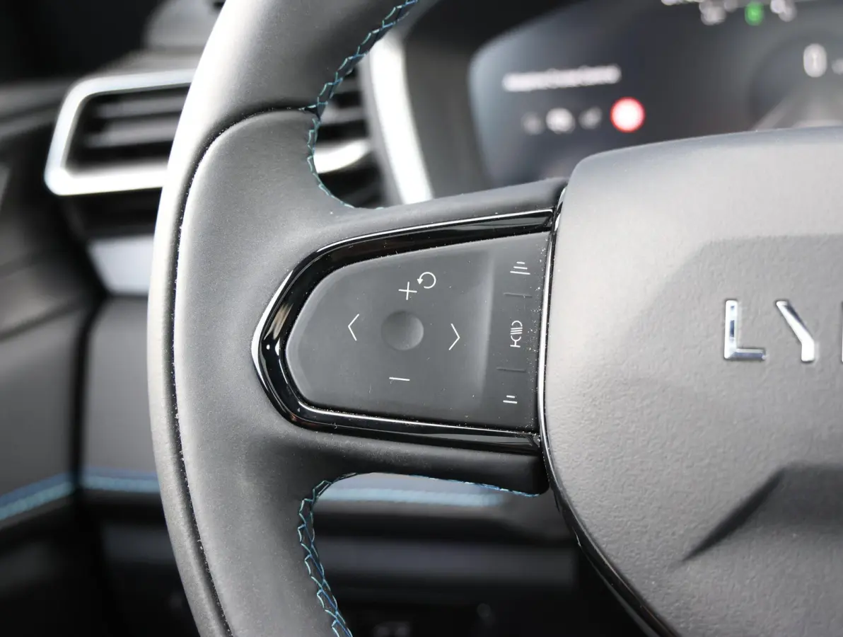 1.5 Plug-in Hybrid Panoramadak | Carplay | Stoelverwarming | Navigatie | Camera | Elektrische Achterklep | 20" LMV