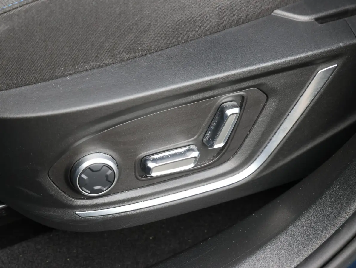 1.5 Plug-in Hybrid Panoramadak | Carplay | Stoelverwarming | Navigatie | Camera | Elektrische Achterklep | 20" LMV