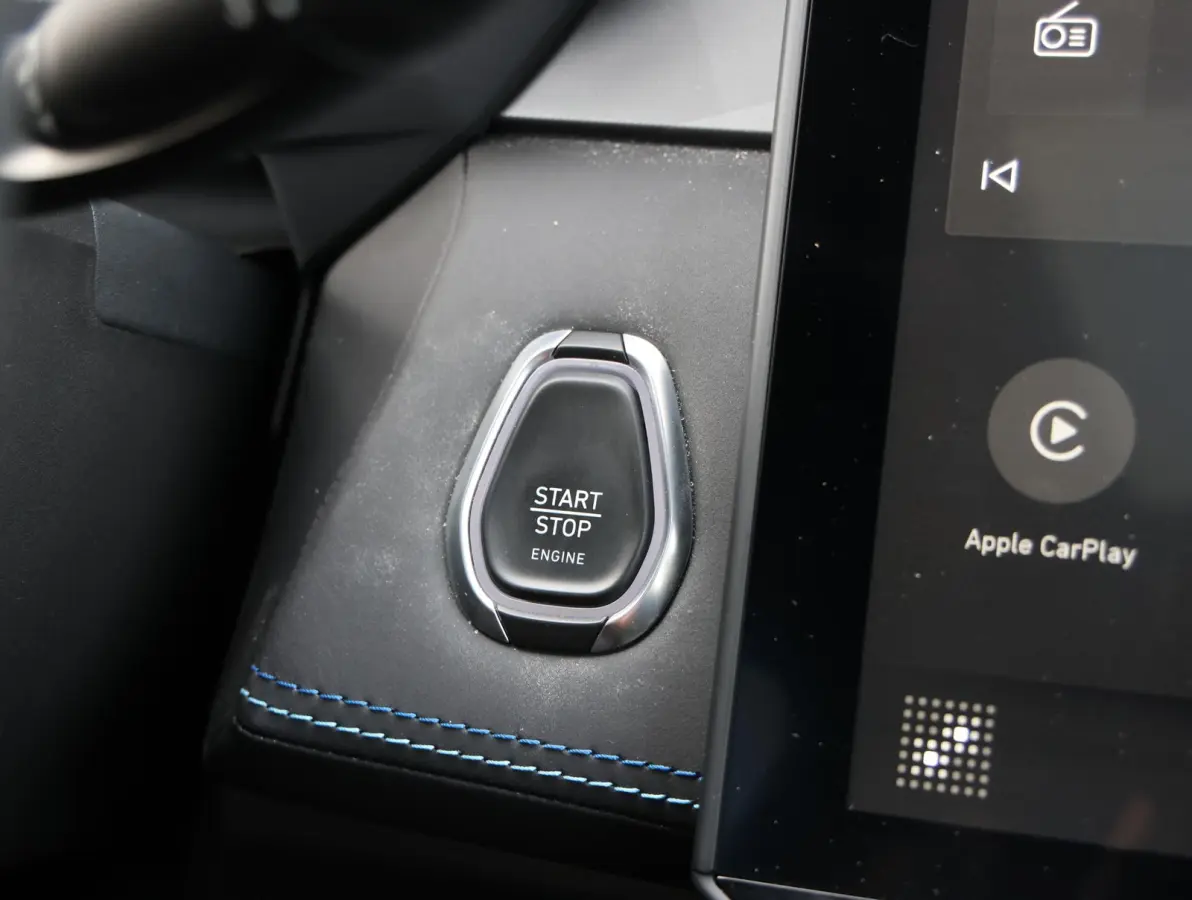 1.5 Plug-in Hybrid Panoramadak | Carplay | Stoelverwarming | Navigatie | Camera | Elektrische Achterklep | 20" LMV