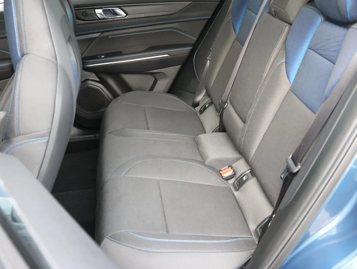 1.5 Plug-in Hybrid Panoramadak | Carplay | Stoelverwarming | Navigatie | Camera | Elektrische Achterklep | 20" LMV