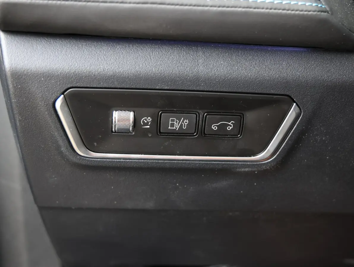 1.5 Plug-in Hybrid Panoramadak | Carplay | Stoelverwarming | Navigatie | Camera | Elektrische Achterklep | 20" LMV