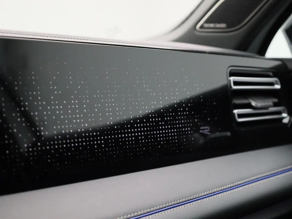 1.5 eHybrid R-Line 272 PK | Panoramadak | Blackline | Navigatie | Leder | Memory | Head Up | Harman Kardon | stuur en stoelverwarming | 360 Camera | Achterklep Elektrisch | Side Assist | Hig