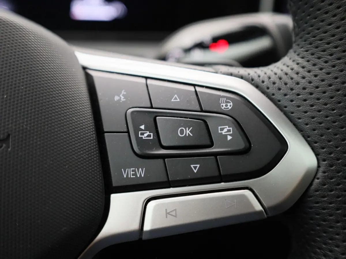 1.5 eHybrid R-Line 272 PK | Panoramadak | Blackline | Navigatie | Leder | Memory | Head Up | Harman Kardon | stuur en stoelverwarming | 360 Camera | Achterklep Elektrisch | Side Assist | Hig