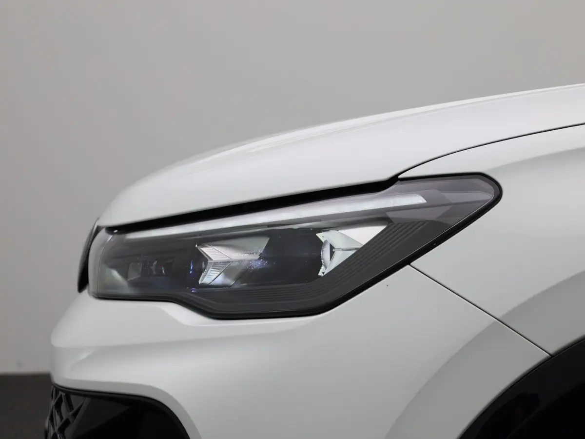 1.5 eHybrid R-Line 272 PK | Panoramadak | Blackline | Navigatie | Leder | Memory | Head Up | Harman Kardon | stuur en stoelverwarming | 360 Camera | Achterklep Elektrisch | Side Assist | Hig
