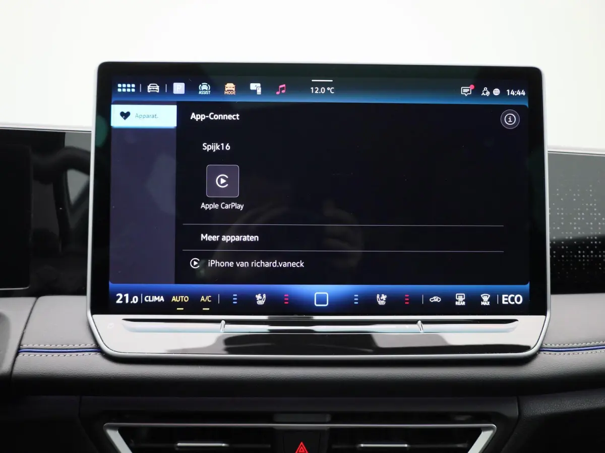 1.5 eHybrid R-Line 272 PK | Panoramadak | Blackline | Navigatie | Leder | Memory | Head Up | Harman Kardon | stuur en stoelverwarming | 360 Camera | Achterklep Elektrisch | Side Assist | Hig