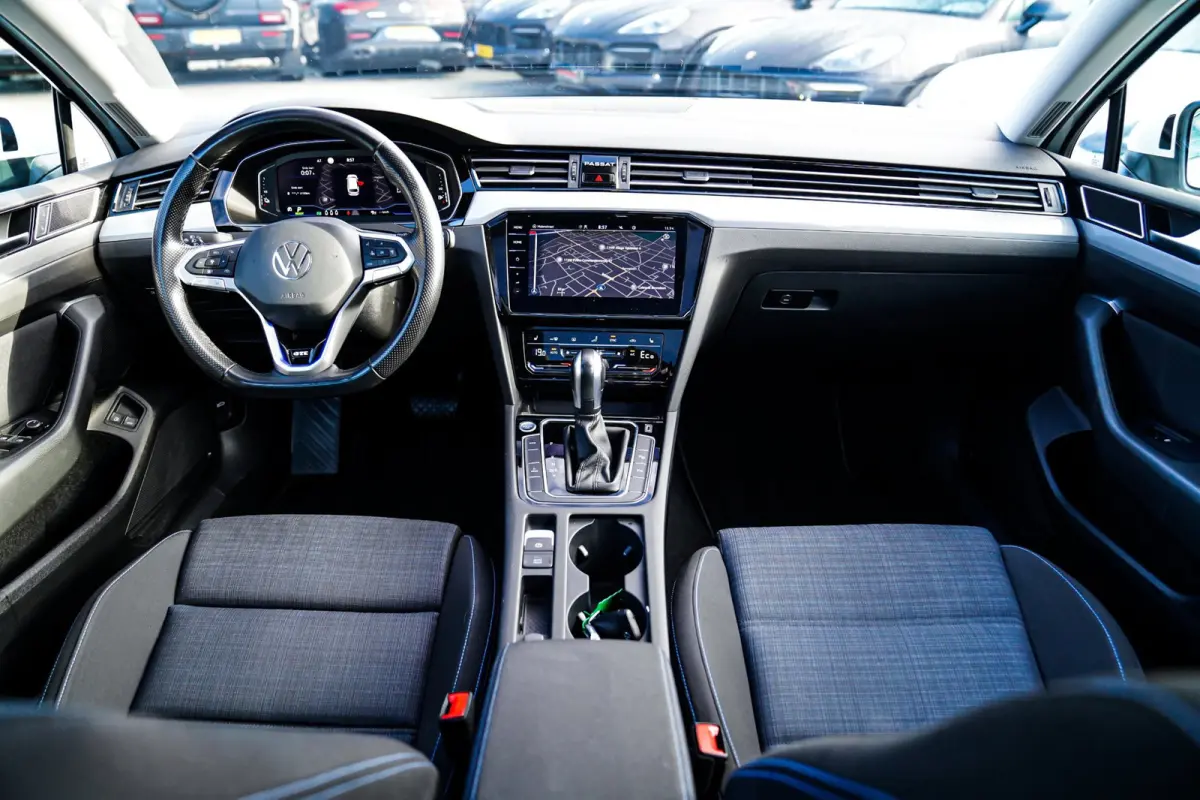 1.4 TSI PHEV GTE Business | Panorama | Plugin Hybride | Xenon/LED | Verwarmde voorstoelen | Comfortstoel