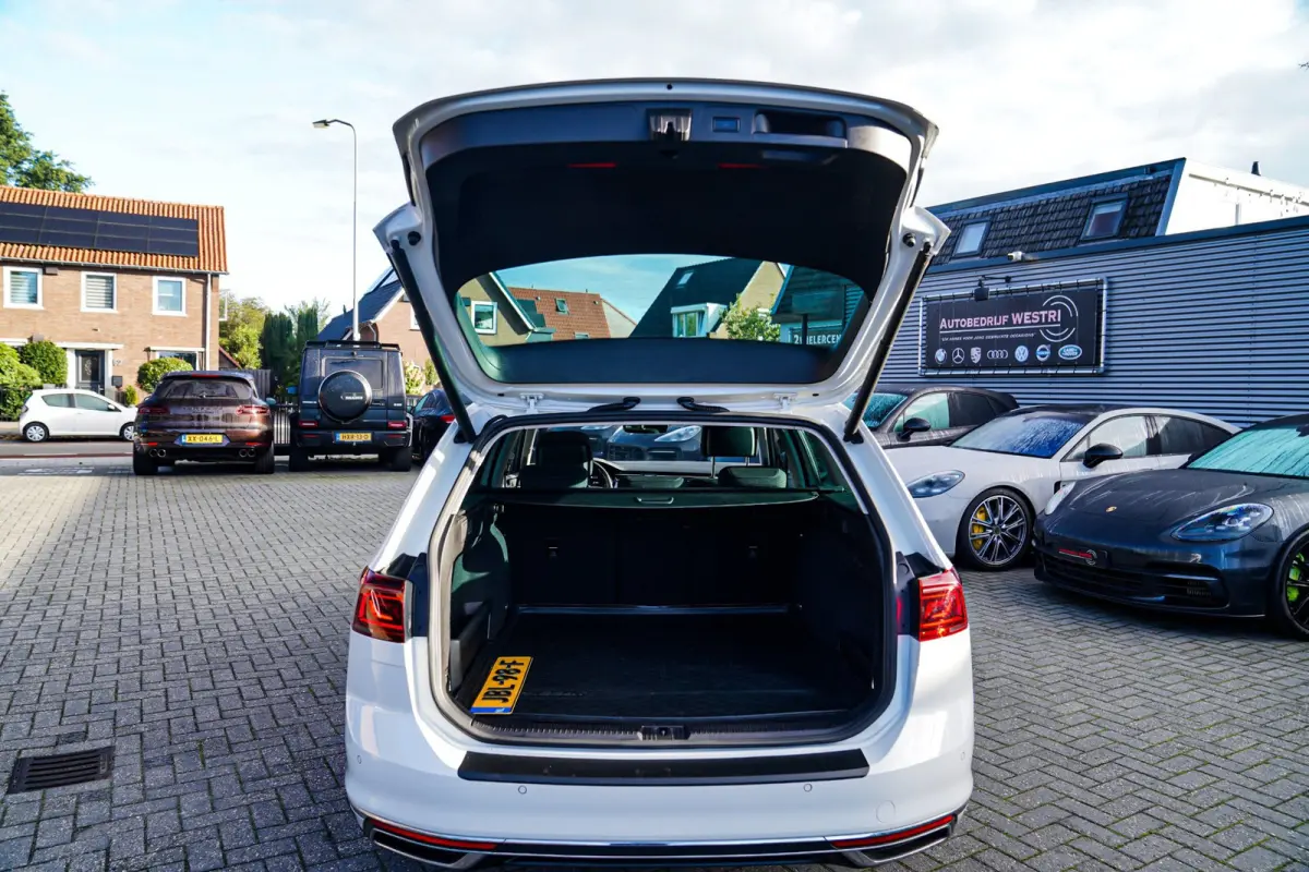 1.4 TSI PHEV GTE Business | Panorama | Plugin Hybride | Xenon/LED | Verwarmde voorstoelen | Comfortstoel