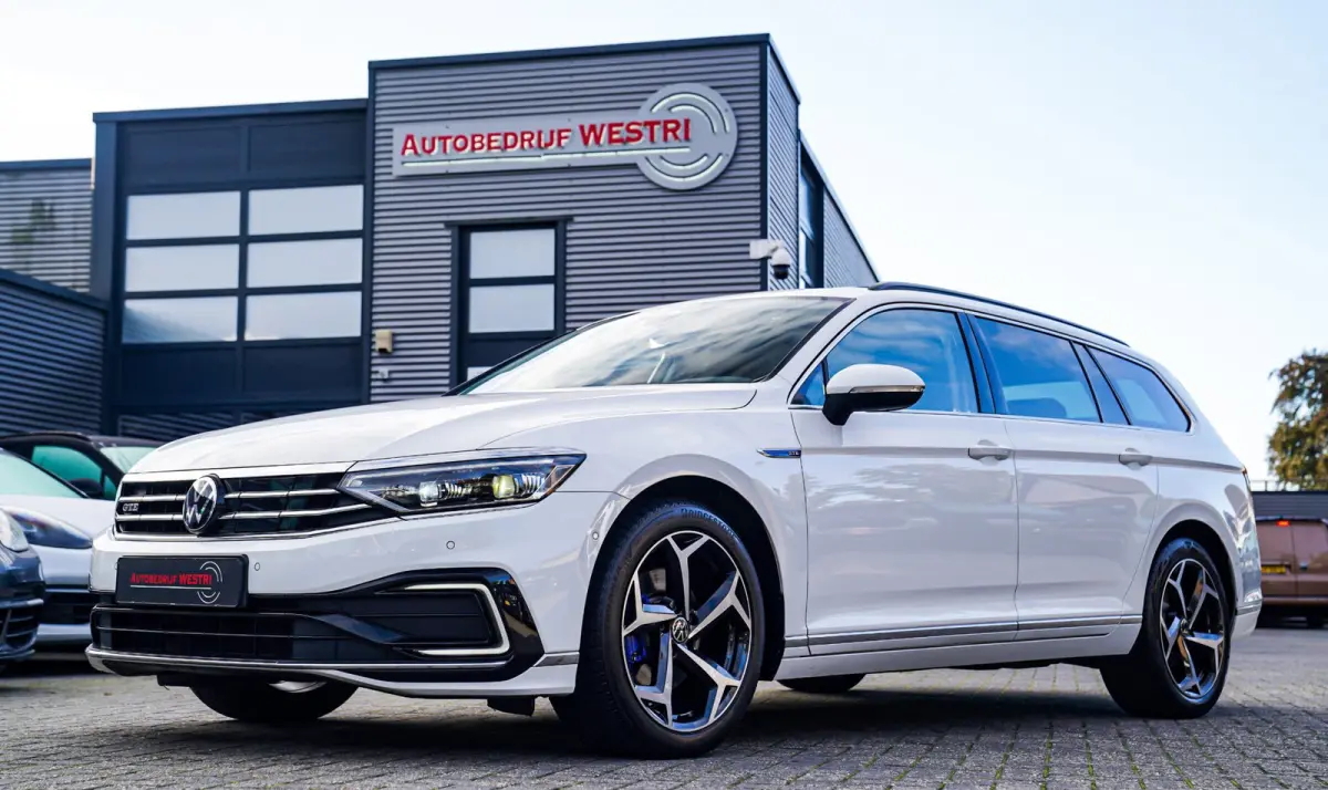 1.4 TSI PHEV GTE Business | Panorama | Plugin Hybride | Xenon/LED | Verwarmde voorstoelen | Comfortstoel