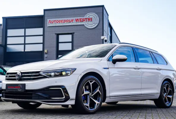 1.4 TSI PHEV GTE Business | Panorama | Plugin Hybride | Xenon/LED | Verwarmde voorstoelen | Comfortstoel