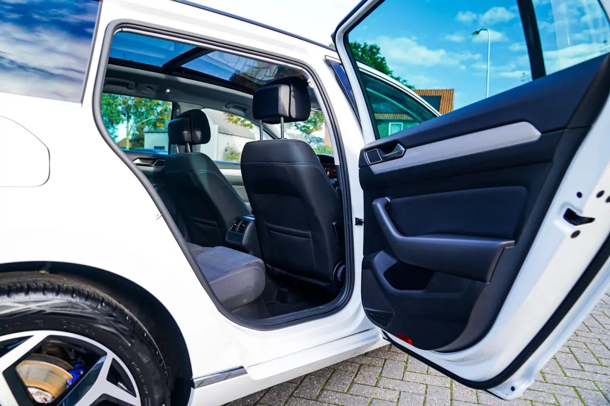 1.4 TSI PHEV GTE Business | Panorama | Plugin Hybride | Xenon/LED | Verwarmde voorstoelen | Comfortstoel