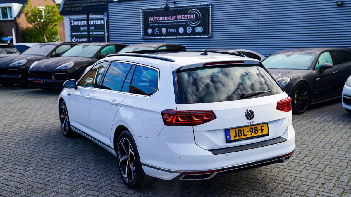 1.4 TSI PHEV GTE Business | Panorama | Plugin Hybride | Xenon/LED | Verwarmde voorstoelen | Comfortstoel