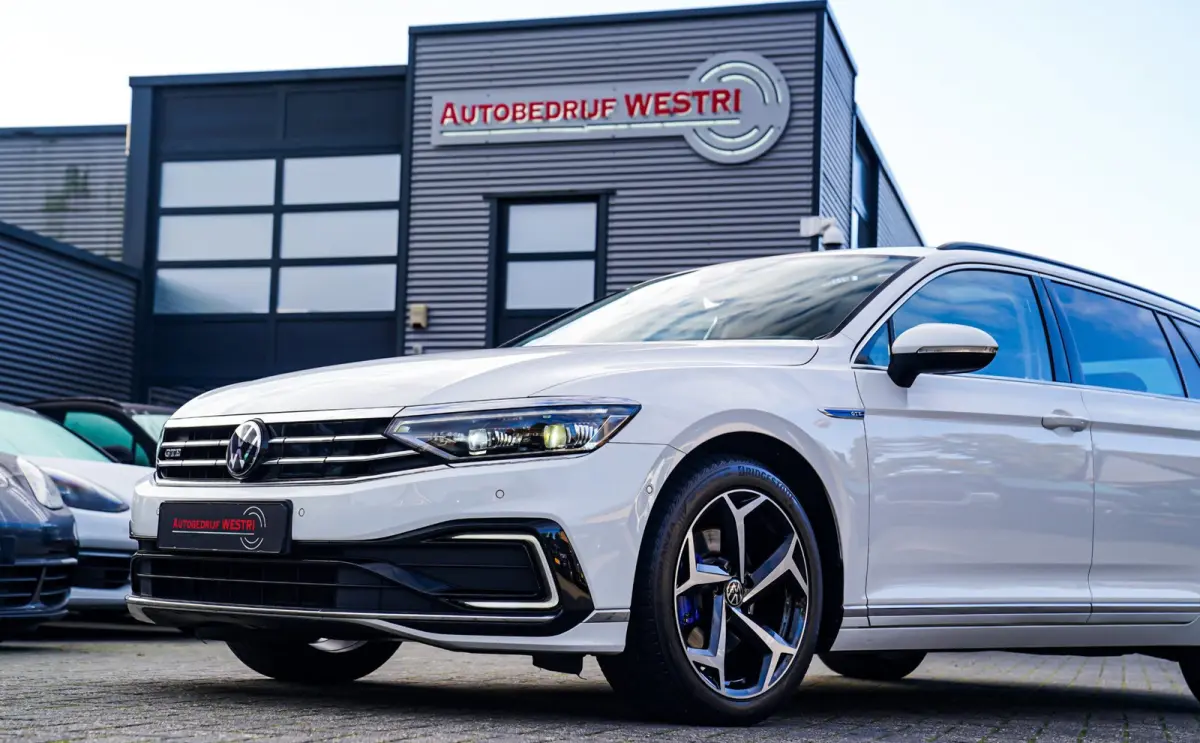 1.4 TSI PHEV GTE Business | Panorama | Plugin Hybride | Xenon/LED | Verwarmde voorstoelen | Comfortstoel
