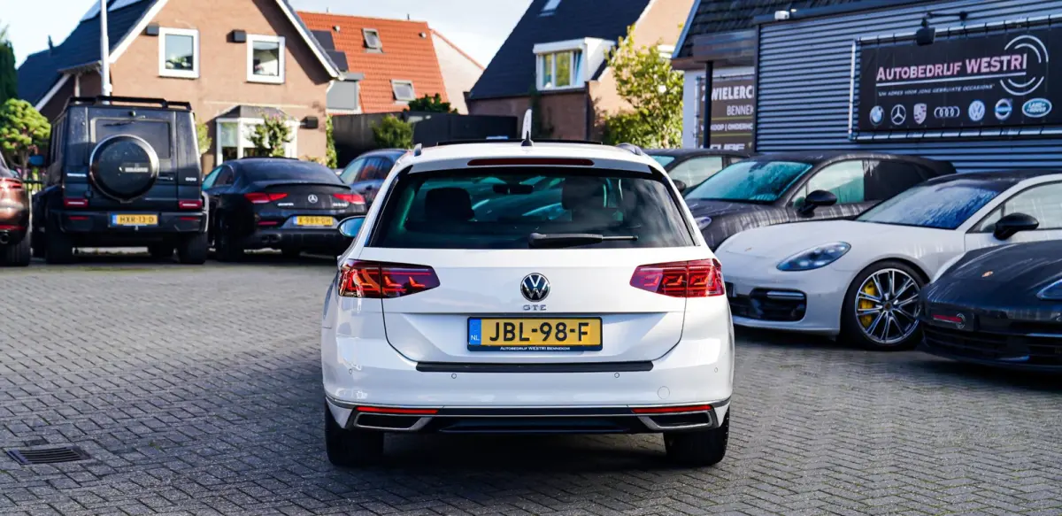 1.4 TSI PHEV GTE Business | Panorama | Plugin Hybride | Xenon/LED | Verwarmde voorstoelen | Comfortstoel